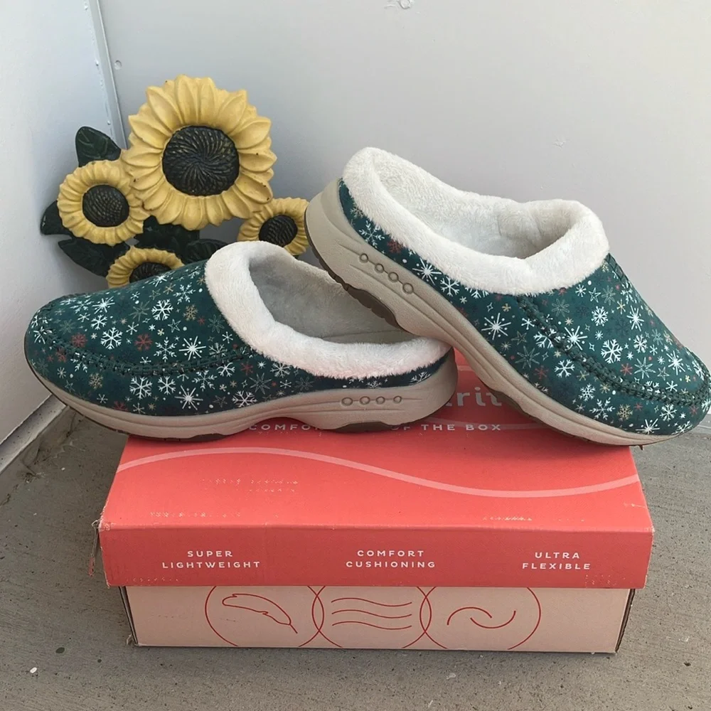 Teal, Red, and White Snowflake Print Fleece Lined Insulated Casual Slip-On Clogs - Picture 7 of 7